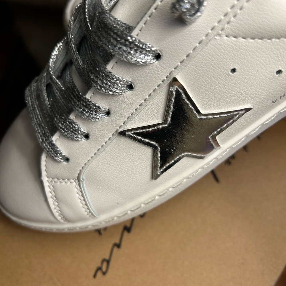 Gorgeous, Vintage Havana sneakers❤️ Get the look for less! - Picture 1 of 5